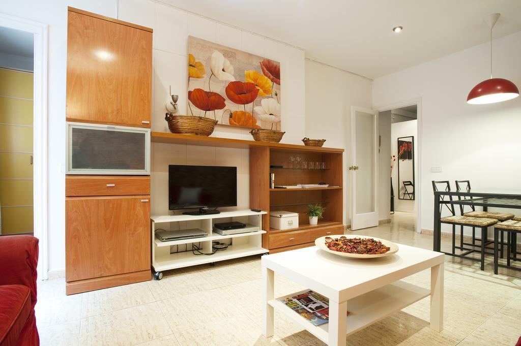 Rainbow Apartment Барселона Стая снимка