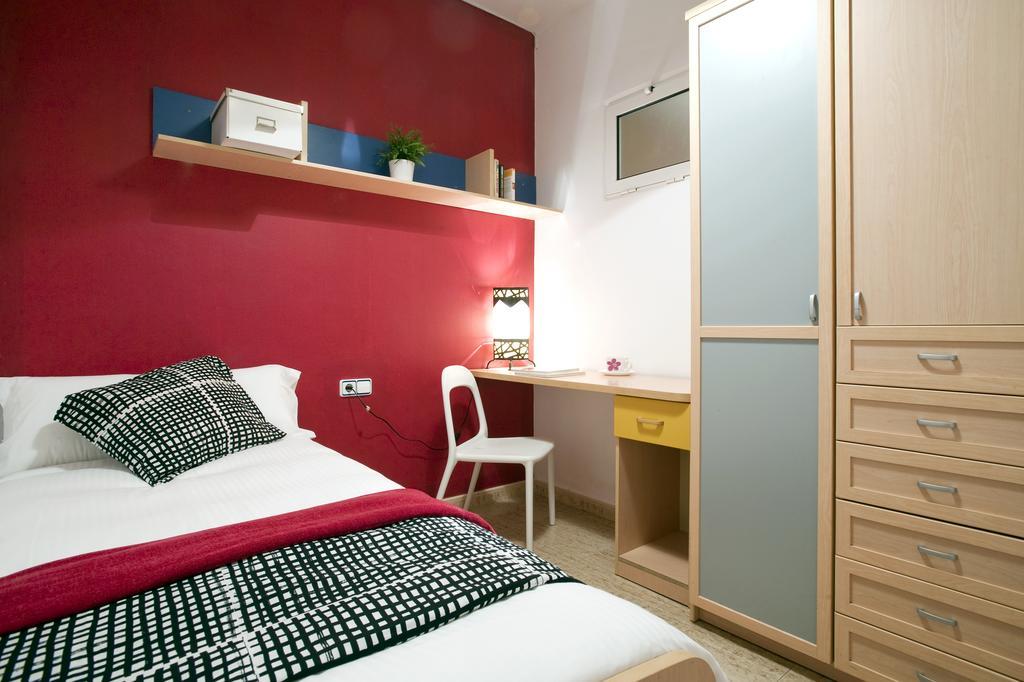 Rainbow Apartment Барселона Стая снимка